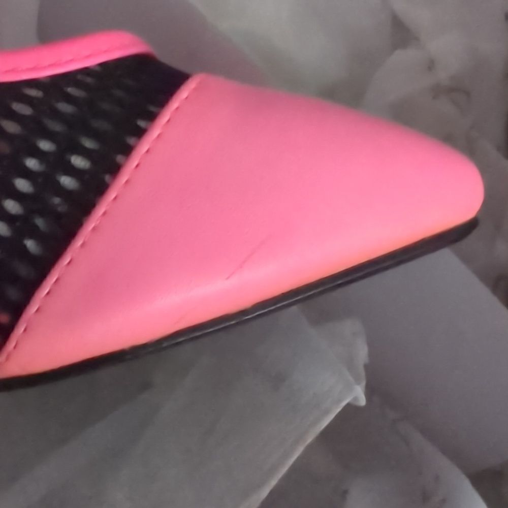 NEON HOT pink colorblock pump w/ ankle strap - Picture 5 of 8